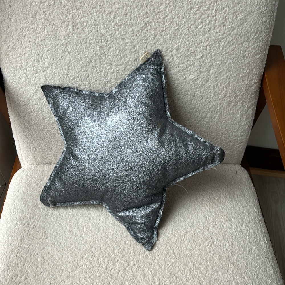 Numero 74 glitter star cushion